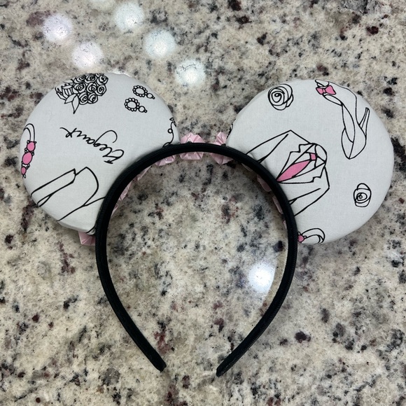 Wedding Mouse Ears | “I Do” - Picture 2 of 4